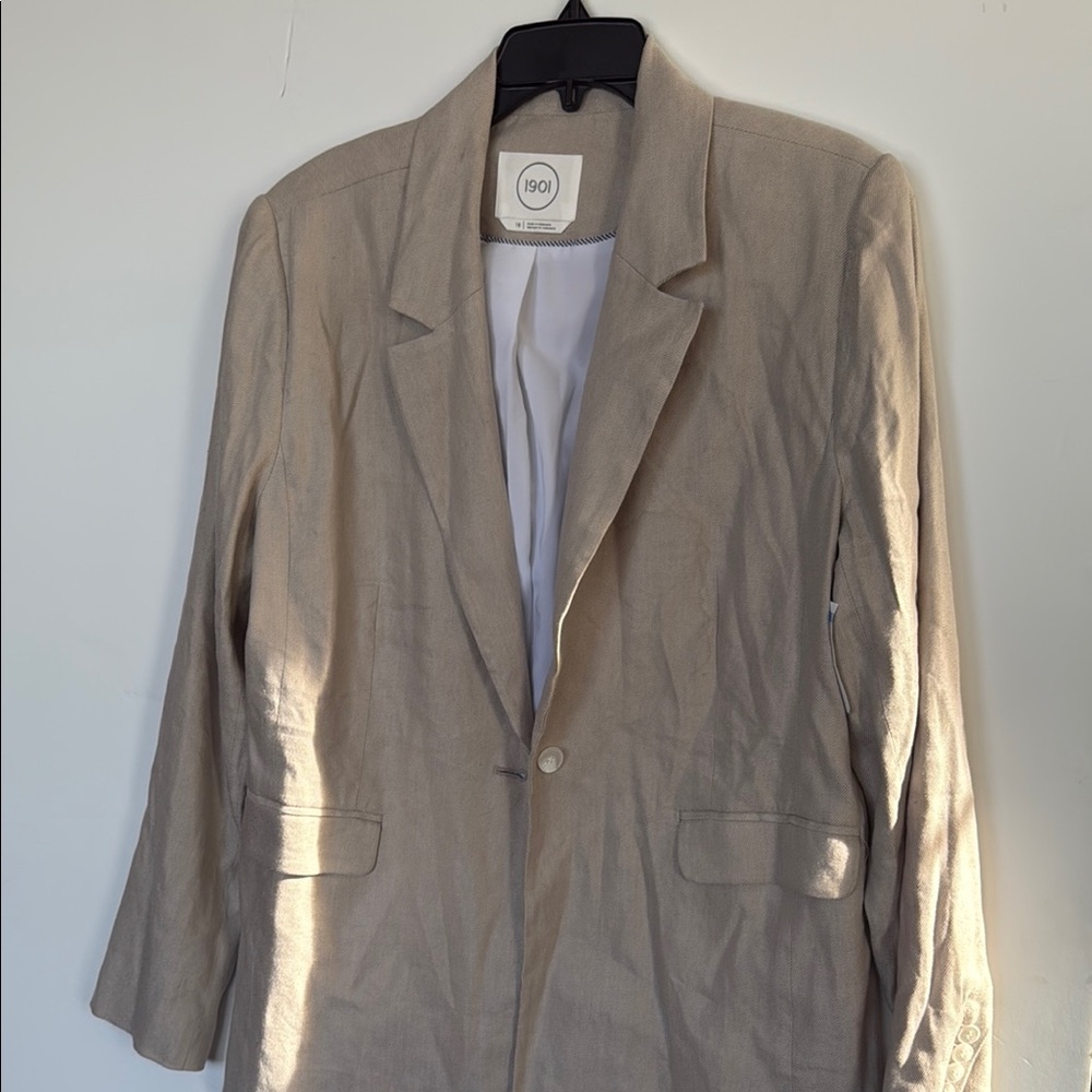1901 Tan Blazer